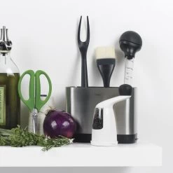 Basting Brush | OXO Good Grips Silicone Brushes -Kitchen Supply Store 1071061 5 oxogoodgrips siliconebastingbrush