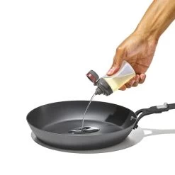 OXO Outdoor Leakproof Squeeze Bottle Set -Kitchen Supply Store od 9109200 071921 28 rgb