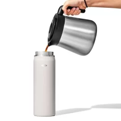 OXO Strive 40 Oz. Handled Water Bottle -Kitchen Supply Store str 11333500 insulatedhandle quartz 07 rgb